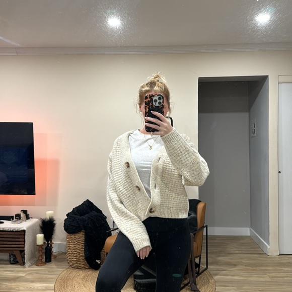 COMFY CROPPED SWEATER - Picture 3 of 4